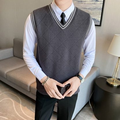 Stylish Men’s Sweater Vest - Image 3