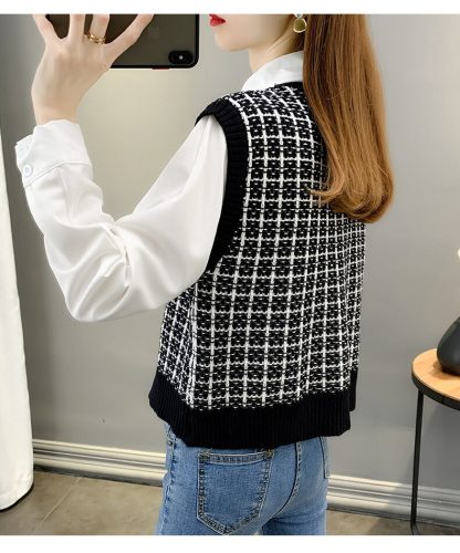 V-neck Plaid Sweater Vest - Image 3