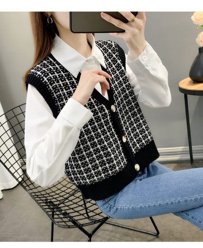 V-neck Plaid Sweater Vest - Image 2