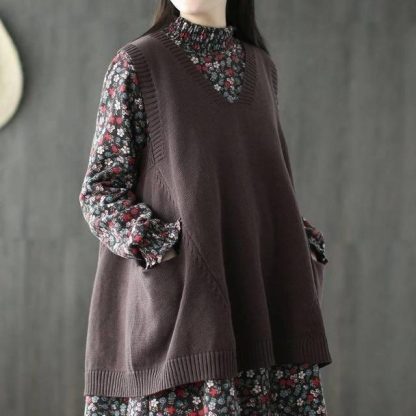 Loose Knitted V-Neck Vest - Image 7