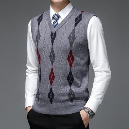 Trendy Argyle Sleeveless Vest - Image 3