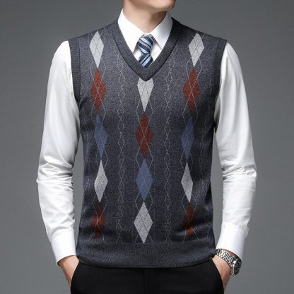 Trendy Argyle Sleeveless Vest - Image 7