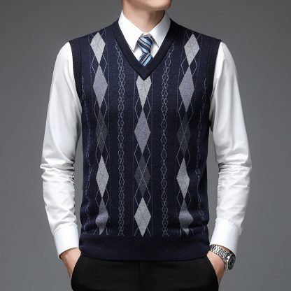 Trendy Argyle Sleeveless Vest - Image 2