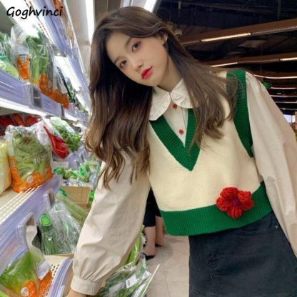 Red Flower Crop Vest - Image 2