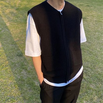 Chic Sleeveless Sweater - Image 2